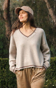Savelo Endure V-Neck Sweater