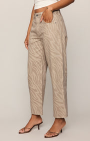 Savelo The Off Duty Mid-Rise Bowed Ankle Denim