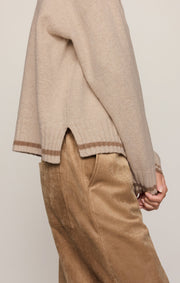 Savelo Endure V-Neck Sweater