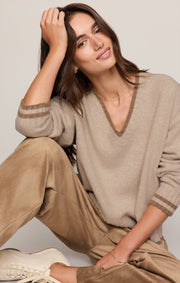 Savelo Endure V-Neck Sweater