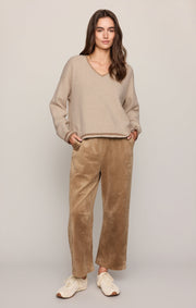Savelo Endure V-Neck Sweater
